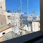 Cozy Loft Marina View 公寓