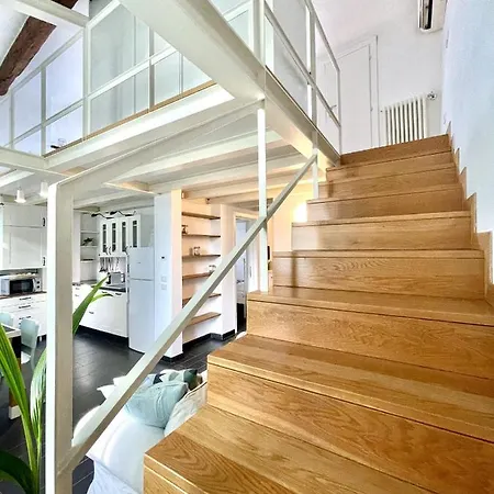 Cozy Loft Marina View 萨沃纳