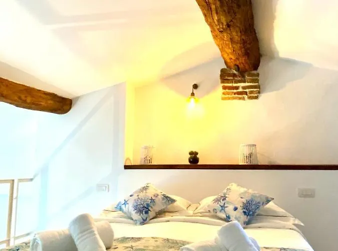Cozy Loft Marina View Savona
