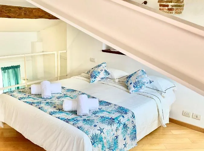 Cozy Loft Marina View *